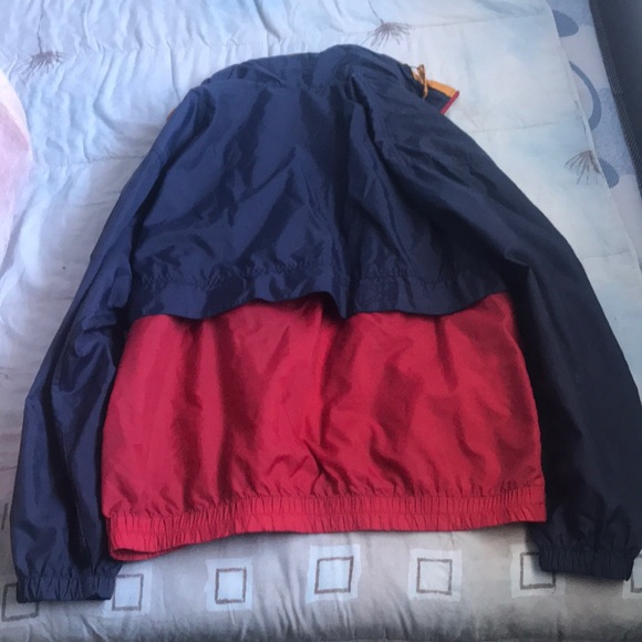 Retro Windbreaker - Picture 4 of 4